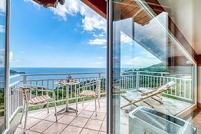 Villa Luce del Sol with Pool - L