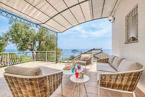Villa Luce del Sol with Pool - L