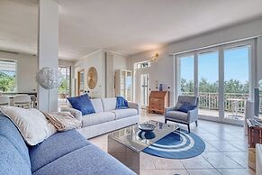 Villa Luce del Sol with Pool - L