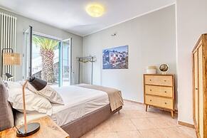 Villa Luce del Sol with Pool - L