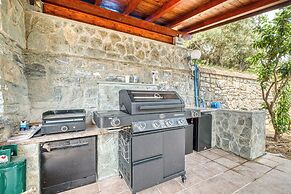 Villa Luce del Sol with Pool - L