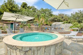 Villa Luce del Sol with Pool - L