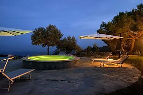 Villa Luce del Sol with Pool - L