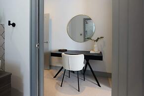 The Putney Hideaway - Modern and Elegant 3bdr Flat With Patio
