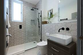 The Putney Hideaway - Modern and Elegant 3bdr Flat With Patio