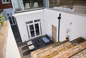 The Putney Hideaway - Modern and Elegant 3bdr Flat With Patio