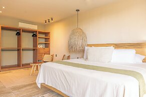 DosSantas Wellness & Jungle by BT Homes