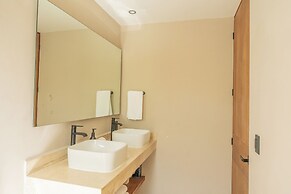 DosSantas Wellness & Jungle by BT Homes