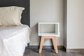 Modern Flat by Polanco Balcony Pet Friendly