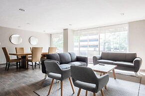 Modern Flat by Polanco Balcony Pet Friendly
