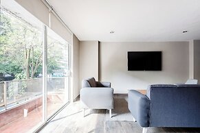 Modern Flat by Polanco Balcony Pet Friendly