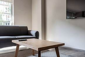 Modern Flat by Polanco Balcony Pet Friendly