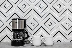 Modern Flat by Polanco Balcony Pet Friendly