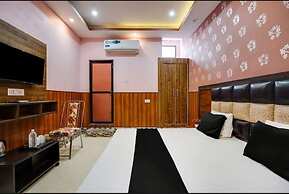 Hotel Aadhya & Restaurant