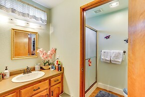 Hot Tub & Horse Boarding on 3 Acres in Redding!