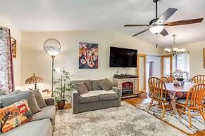 Hot Tub & Horse Boarding on 3 Acres in Redding!