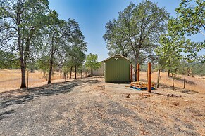 Hot Tub & Horse Boarding on 3 Acres in Redding!