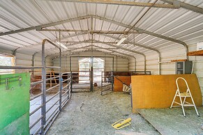 Hot Tub & Horse Boarding on 3 Acres in Redding!