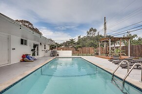 Hollywood Vacation Home w/ Patio & Gas Grill!