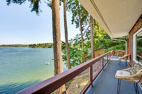 Waterfront Vashon Island Home, Beach Access & View