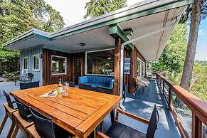 Waterfront Vashon Island Home, Beach Access & View