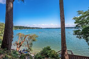 Waterfront Vashon Island Home, Beach Access & View
