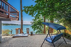 Waterfront Vashon Island Home, Beach Access & View