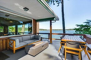 Waterfront Vashon Island Home, Beach Access & View