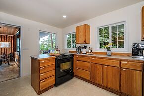 Waterfront Vashon Island Home, Beach Access & View