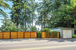 Waterfront Vashon Island Home, Beach Access & View