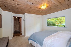 Waterfront Vashon Island Home, Beach Access & View