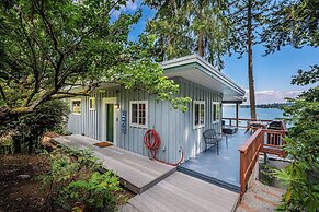 Waterfront Vashon Island Home, Beach Access & View
