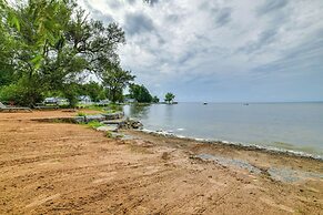 House on Oneida Lake on Lewis Point in Canastota