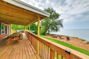House on Oneida Lake on Lewis Point in Canastota