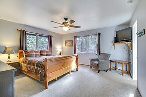 2 Mi to Lake & Skiing: Big Bear Family Cabin
