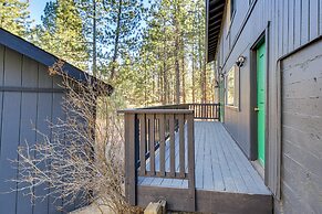 2 Mi to Lake & Skiing: Big Bear Family Cabin