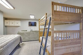 2 Mi to Lake & Skiing: Big Bear Family Cabin