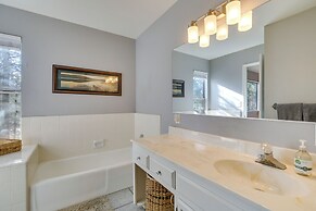 2 Mi to Lake & Skiing: Big Bear Family Cabin