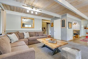 2 Mi to Lake & Skiing: Big Bear Family Cabin