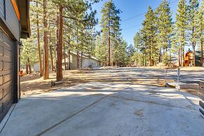2 Mi to Lake & Skiing: Big Bear Family Cabin