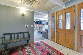 2 Mi to Lake & Skiing: Big Bear Family Cabin