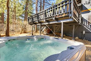 2 Mi to Lake & Skiing: Big Bear Family Cabin
