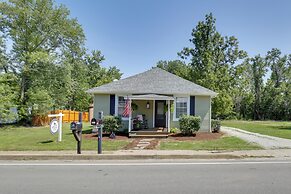 'the Cabernet Cabin' Defiance Home on Katy Trail!