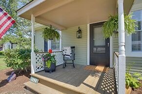 'the Cabernet Cabin' Defiance Home on Katy Trail!