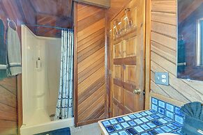 Rustic Home w/ Deck & Grills on Williamson River!