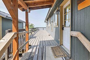Lakefront Chiloquin Home w/ Scenic Deck!