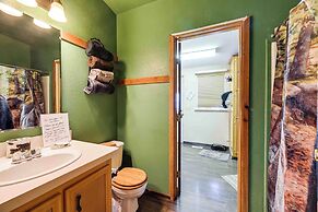 Lakefront Chiloquin Home w/ Scenic Deck!