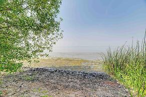 Lakefront Chiloquin Home w/ Scenic Deck!