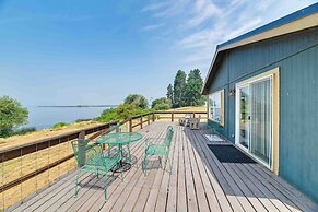 Lakefront Chiloquin Home w/ Scenic Deck!