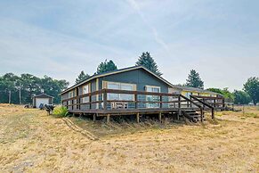 Lakefront Chiloquin Home w/ Scenic Deck!